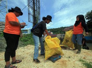 Aksi Warga Jayapura Kampanye Peduli Lingkungan Lewat Grebek Sampah