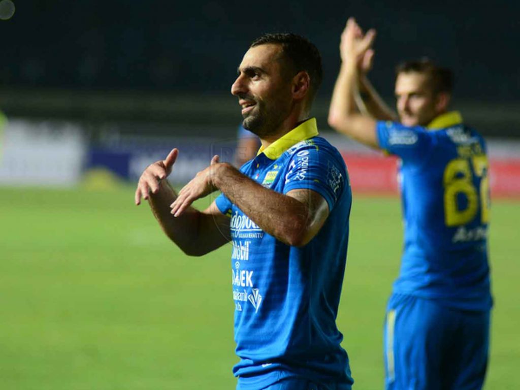 HistoriSib: Gol Artur Gevorkyan yang Bungkam Suporter Persija HistoriSib: Gol Artur Gevorkyan yang Bungkam Suporter Persija