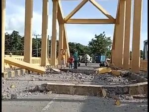 Balai Jalan Sulsel Analisa Penyebab Robohnya Palang Jembatan di Barru