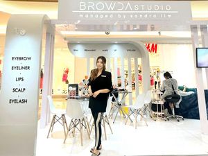 Michelle Sinatra, Spesialis Sulam & Koreksi Alis Hadir di Event Ini!