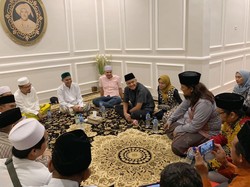 Sambut Ramadan, Ganjar dan Istri Ziarah Keliling Makam Walisongo