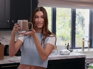 Hailey Bieber Telepon Selena Gomez, Ngaku Dapat Ancaman Pembunuhan