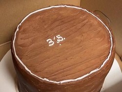 Beli Kue Hampir Rp 1 Juta, Netizen Ini Kecewa Lihat Desainnya