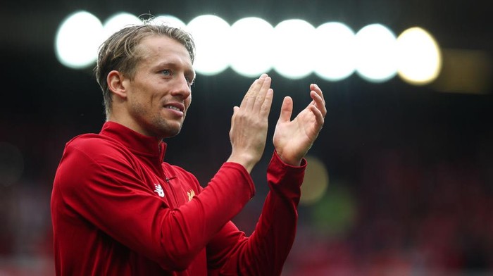 LIVERPOOL, ENGLAND - MAY 21: Lucas Leiva of Liverpool applauds the fans during the Premier League match between Liverpool and Middlesbrough at Anfield on May 21, 2017 in Liverpool, England. (Photo by Robbie Jay Barratt - AMA/Getty Images)
