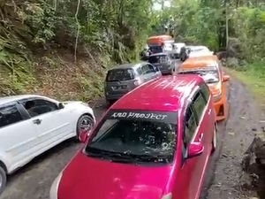 Jalur Maros-Bone di Camba Sudah 12 Jam Macet, Kendaraan Mengular 3 Km