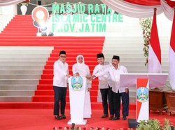 Gubernur Khofifah Resmikan Masjid Islamic Center Jatim