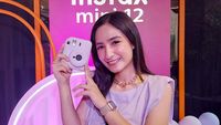 Menggenggam Instax Mini 12, Selfi Jadi Makin Mudah
