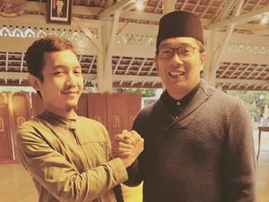 Hilangnya Karir Guru Sabil gegara Kata Maneh di IG Ridwan Kamil Hilangnya Karir Guru Sabil gegara Kata Maneh di IG Ridwan Kamil