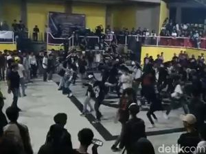 Polisi Bubarkan Konser Musik Underground di Bone gegera Ganggu Kamtibmas Polisi Bubarkan Konser Musik Underground di Bone gegera Ganggu Kamtibmas