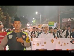 Dikawal Polisi, Pawai Obor di Jaksel Berlangsung Meriah