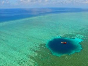 Deretan Sinkhole Terbesar di Dunia, Menakjubkan Tapi Seram Deretan Sinkhole Terbesar di Dunia, Menakjubkan Tapi Seram