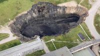 Deretan Sinkhole Terbesar di Dunia, Menakjubkan Sekaligus Mengerikan