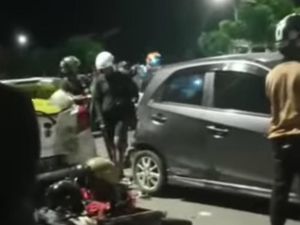 4 Mobil dan 1 Motor di Makassar Terlibat Tabrakan Beruntun, 2 Orang Terluka