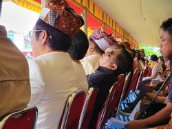 Momen Bupati Torut Tidur saat Ibadah Injil Masuk Toraja gegara Tak Enak Badan