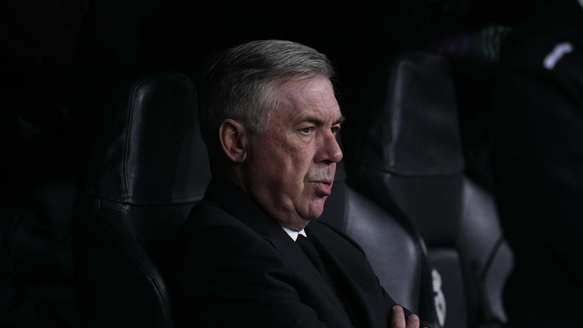 Carlo Ancelotti punya rekor buruk menghadapi Barcelona (AP/Manu Fernandez)