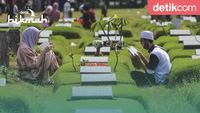 Doa Ziarah Kubur Orang Tua Lengkap dengan Artinya