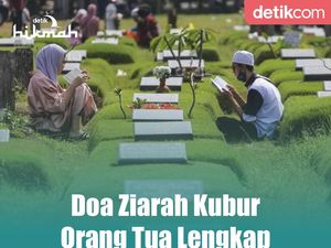Doa Ziarah Kubur Orang Tua Lengkap dengan Artinya