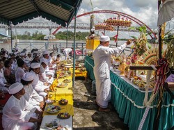 Mengenal Pemangku dalam Hindu Bali: Pengertian, Jenis, Hak, dan Kewajibannya