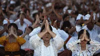 Foto-foto Upacara Melasti di Berbagai Wilayah Indonesia