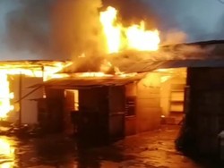 Enam Kios Pedagang di Pasar Cikurubuk Hangus Terbakar