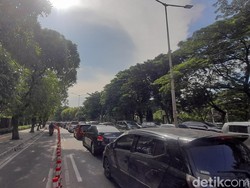 Keluh Peziarah di TPU Karet Bivak: Parkir Liar, Tak Ada Warung Makan