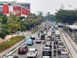Massa Peringatan Hari Desa Nasional Padati GBK, Jalan Sudirman Tersendat