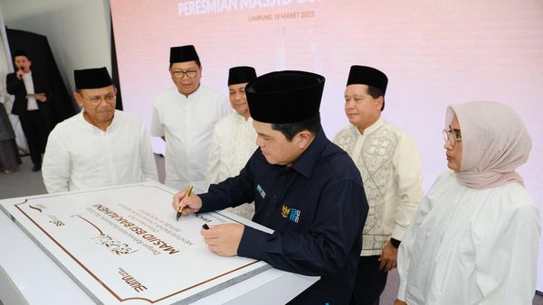 Lihat Lagi Momen Erick Thohir Resmikan Masjid di Bakauheni