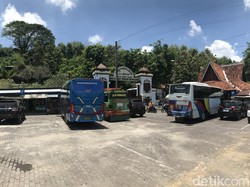 Jelang Ramadhan, Pasujudan Sunan Bonang Rembang Ramai Peziarah