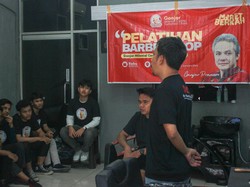 Ganjar Milenial Center Sumut Gelar Pelatihan Barbershop di Medan