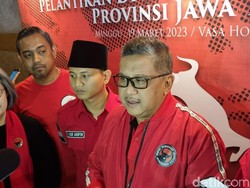 Hasto Sindir Safari Politik Anies di Surabaya Sepi