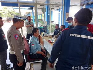 Cegah Kecelakaan, 40 Sopir Bus di Subang Dites Urine