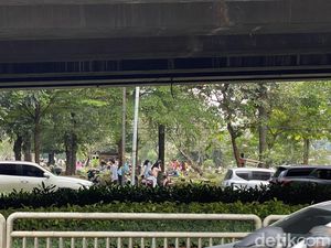 TPU Menteng Pulo Jaksel Ramai Peziarah, Jalan Casablanca Macet TPU Menteng Pulo Jaksel Ramai Peziarah, Jalan Casablanca Macet