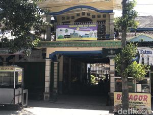 30-an Jemaah Umrah Rembang Kena Tipu, Biro: Uang Belum Disetor 30-an Jemaah Umrah Rembang Kena Tipu, Biro: Uang Belum Disetor