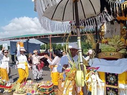Upacara Melasti di Banyuwangi Tebar Pesan Jaga Kerukunan saat Pemilu 2024