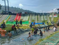 Cuci Karpet Masjid, Tradisi Sambut Ramadan Ala Warga Bandung