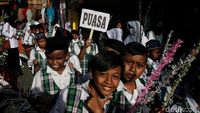 Anak-anak Semper Barat Gelar Pawai Sambut Ramadan