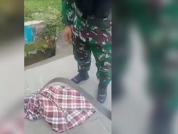 Anggota TNI Tangkap 3 Pelajar SMP Bawa Celurit Jumbo di Jaktim