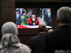 Akademisi Tagih Janji Ketua MK Anwar Usman untuk Mundur