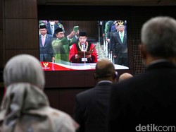 Akademisi Tagih Janji Ketua MK Anwar Usman untuk Mundur