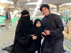 Berkah Umrah Aurel Hermansyah-Atta Halilintar: Ameena Bisa Jalan!