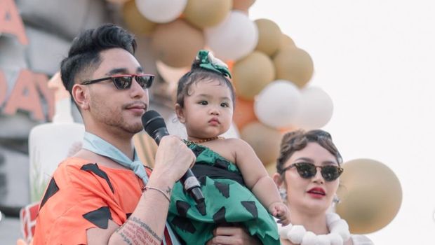 Baby Xarena anak Siti Badriah ulang tahun