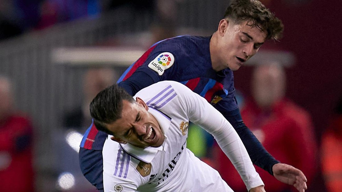 Gavi dan Dani Ceballos terlibat duel lagi di El Clasico. (Foto: Getty Images/Quality Sport Images)