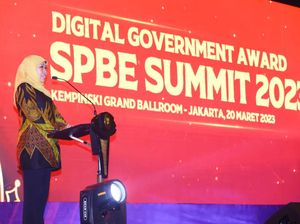 Raih Digital Government Award, Khofifah Ingin Layanan Publik Berbasis Teknologi Raih Digital Government Award, Khofifah Ingin Layanan Publik Berbasis Teknologi