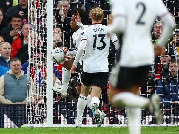 Momen Tangan Willian Awali Kebangkitan MU Lawan Fulham