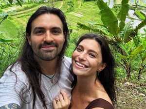 Drummer Slipknot Bulan Madu di Bali, Sandiaga Uno: Topeng Seram Jiwa Romantis Drummer Slipknot Bulan Madu di Bali, Sandiaga Uno: Topeng Seram Jiwa Romantis