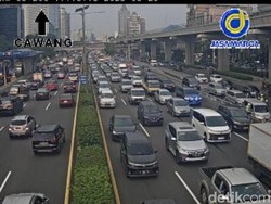 Jam Pulang Kerja, Lalin Tol Dalkot Jakarta Macet di Sejumlah Titik