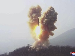 Korut Tembakkan Rudal Balistik Usai Kapal Nuklir AS Tiba Lagi di Korsel