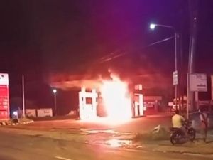 Dua Motor Ludes Terbakar Saat Antre BBM di SPBU Tuban Dua Motor Ludes Terbakar Saat Antre BBM di SPBU Tuban