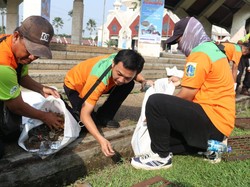 Jelang Ramadan, Pasukan Oranye Bersihkan Masjid hingga Musala di Jakarta