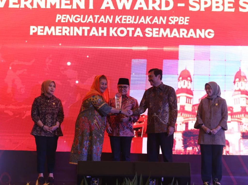 Pemkot Semarang Raih Penghargaan Penguatan SPBE dari Kementerian PAN-RB
